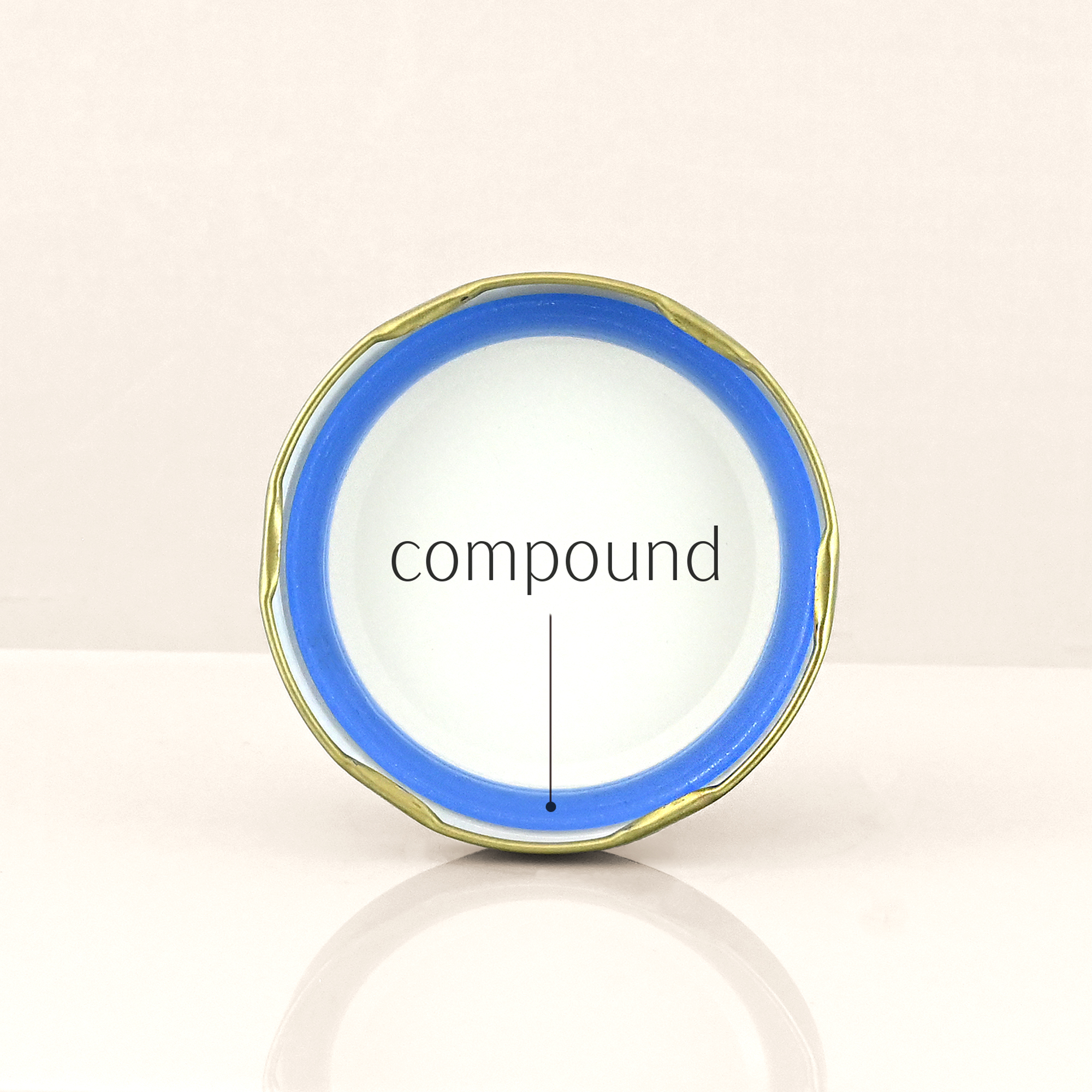 Twist-off Deckel Innenseite zeigt die Dichtung - Compound.